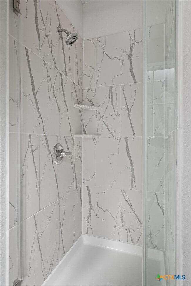 Building Photo - 1037 Shelby Dr