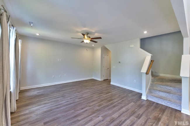 Building Photo - 129 Buddy Ct