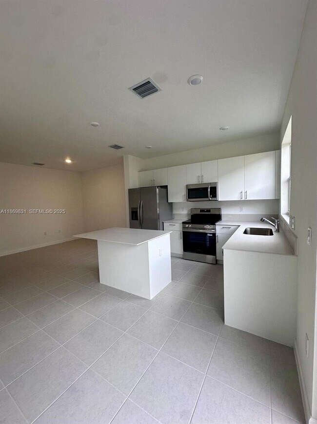 Building Photo - 35702 SW 178th Ct