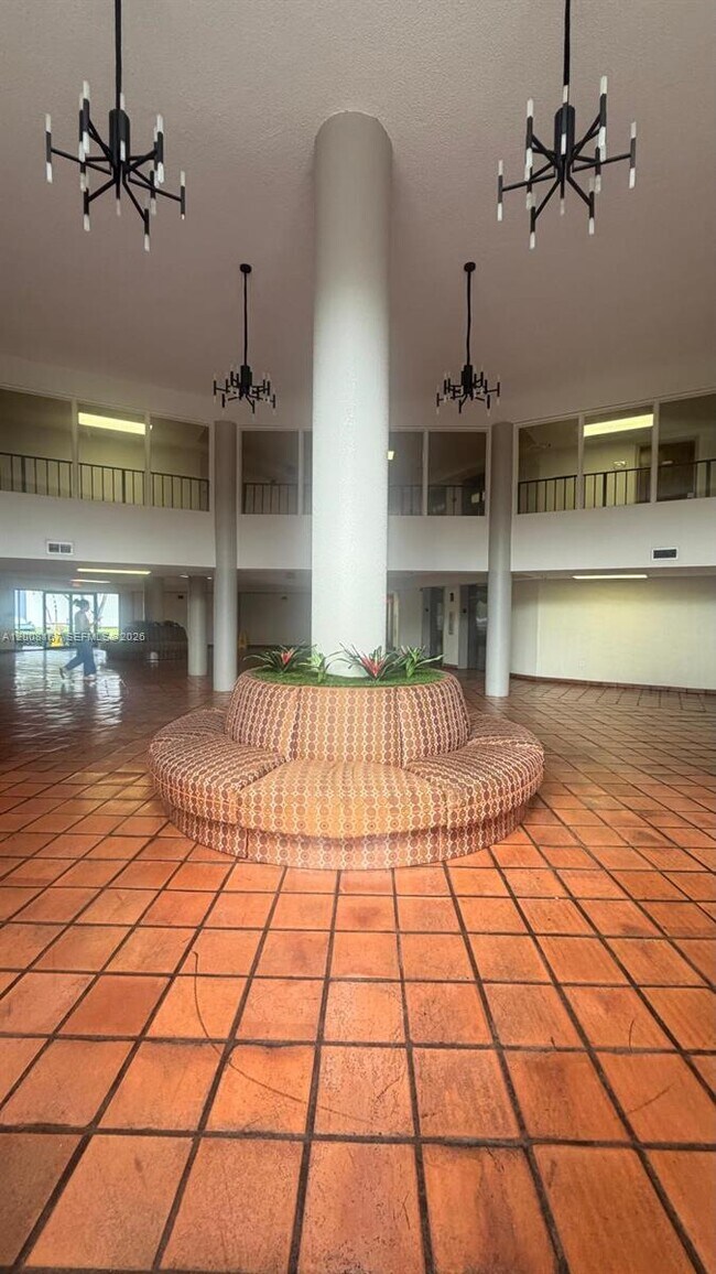 Building Photo - 5900 SW 127th Ave