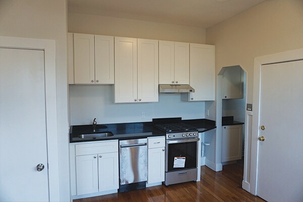Building Photo - 116 Willow St