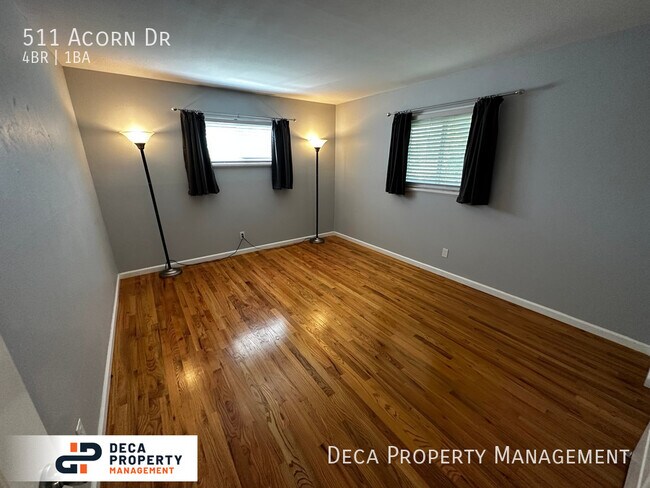 Building Photo - 4 Bedroom House in Lindbergh School District!