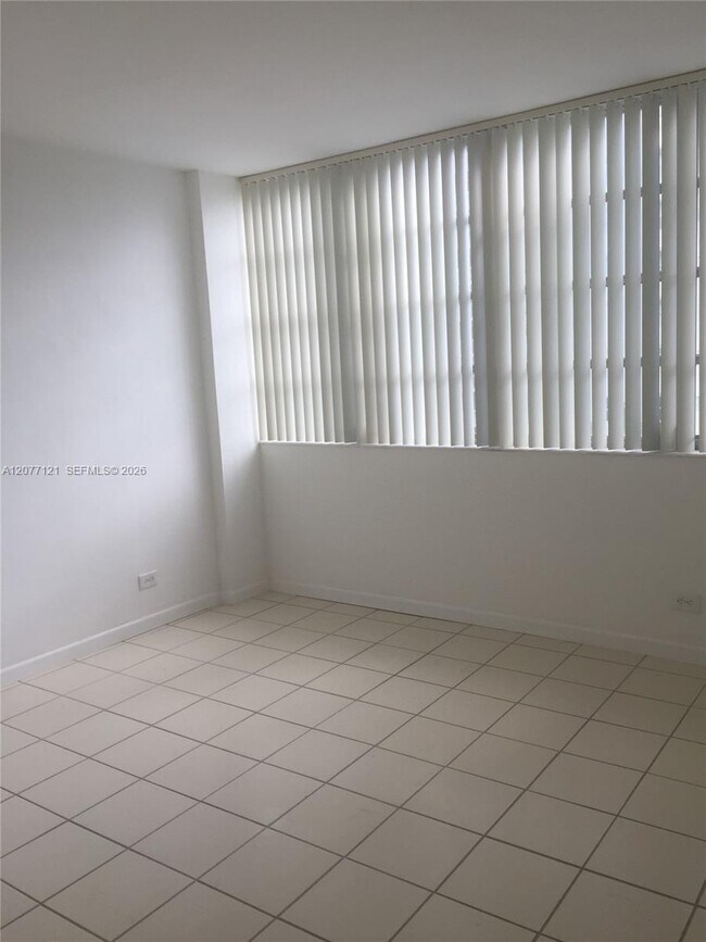 Building Photo - 1408 Brickell Bay Dr