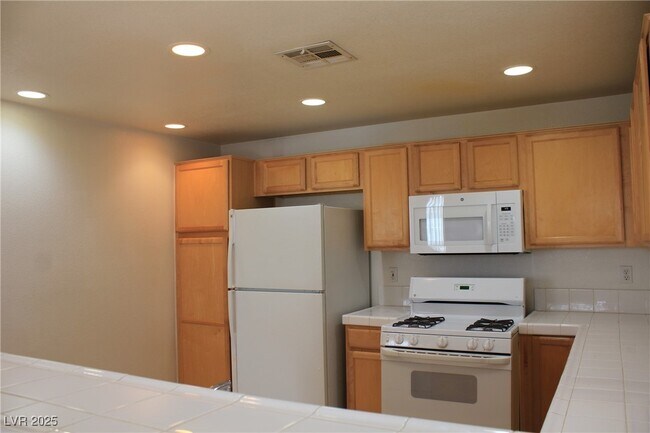 Building Photo - 2325 Windmill Pkwy