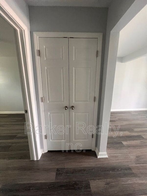 Building Photo - 1602 Pender St