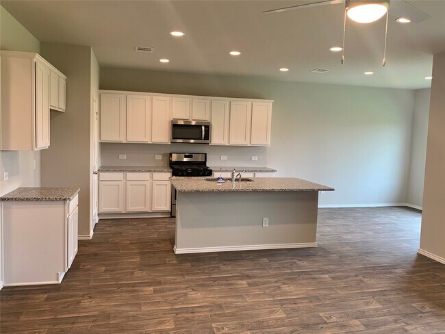 Building Photo - 4227 Isoletta Ct