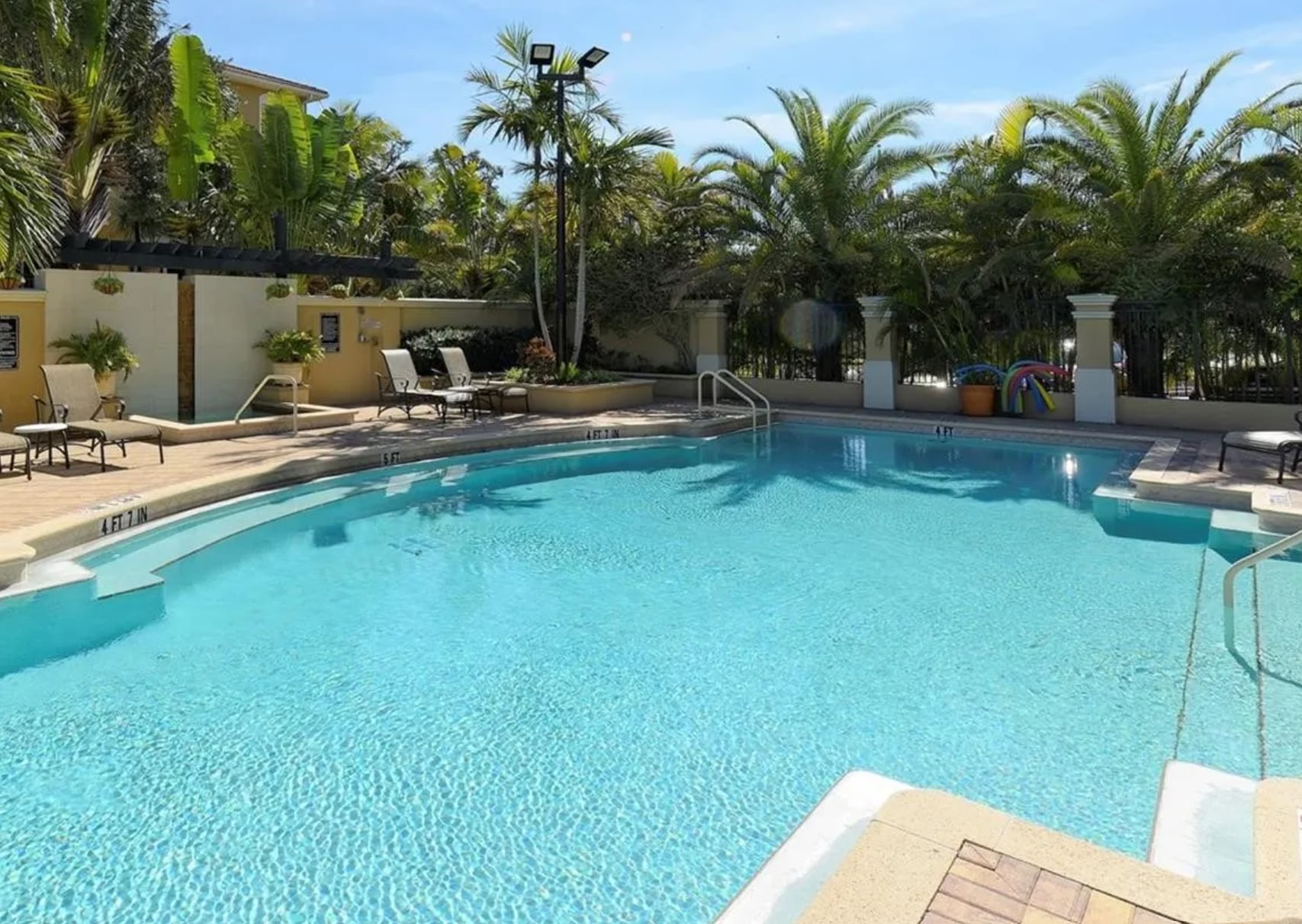 Pool - 1064 N Tamiami Trl