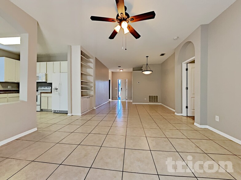 Building Photo - 10314 Goldenbrook Way