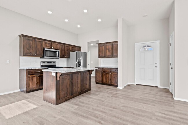 Building Photo - LEASING