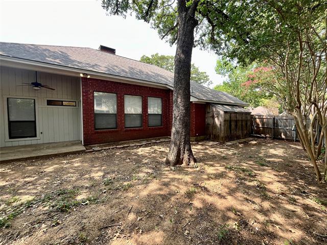 Building Photo - 6105 Paradise Dr