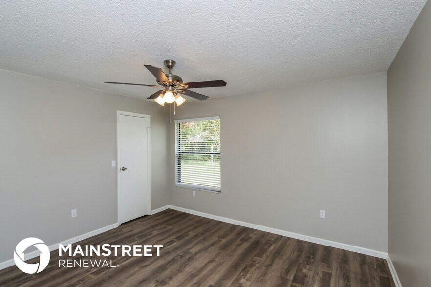 Building Photo - 1228 Sleepy Hollow Ln