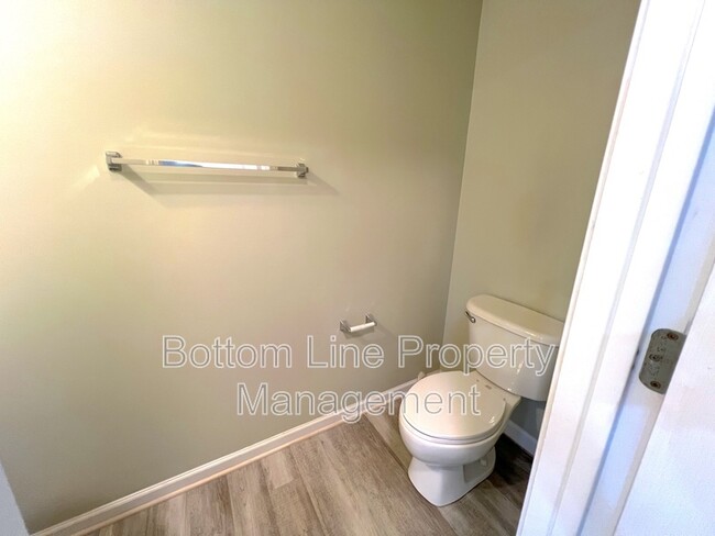 Building Photo - 13656 Meade Glen Ct