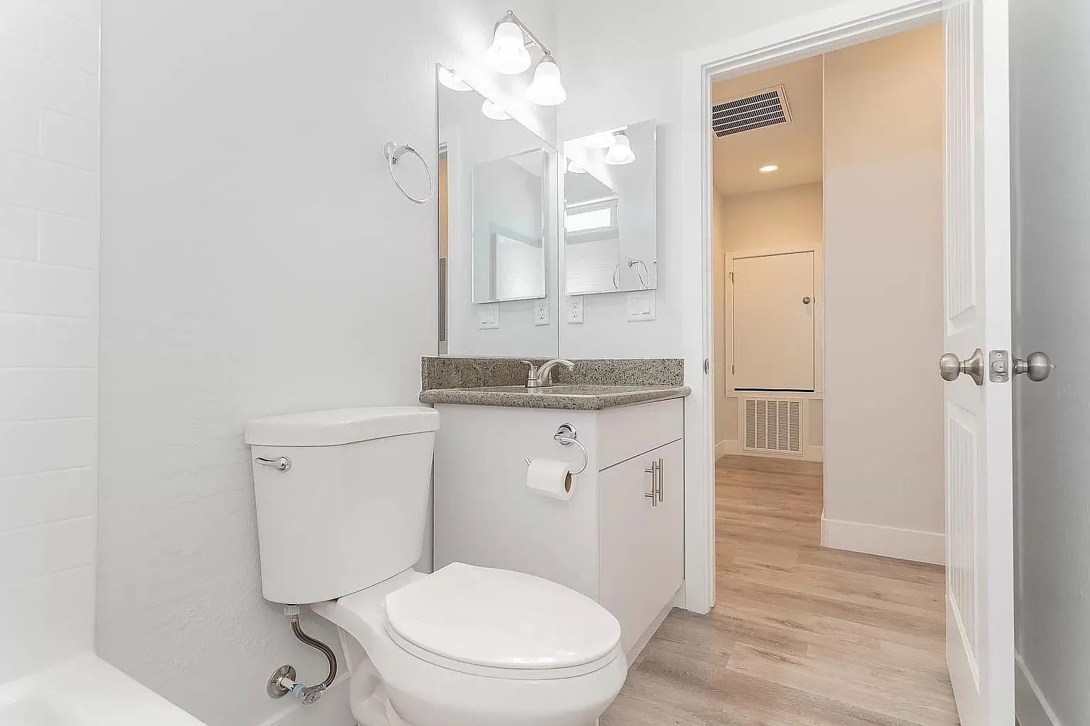 Building Photo - 1741 S Dandelion St