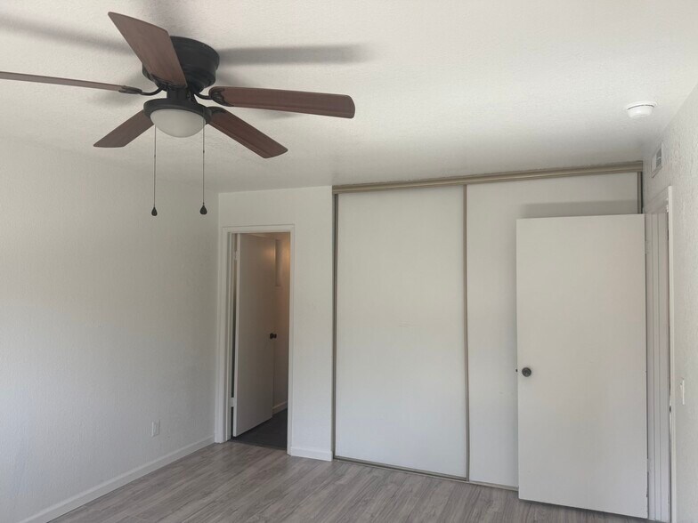 Building Photo - 1820 Marigold Ln