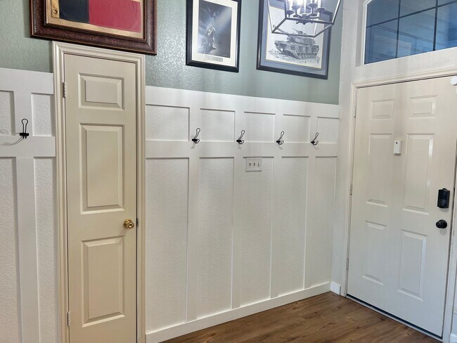 Building Photo - NEW IN MANAGEMENT - AVAILABLE NOW! MOVE IN SPECIAL!