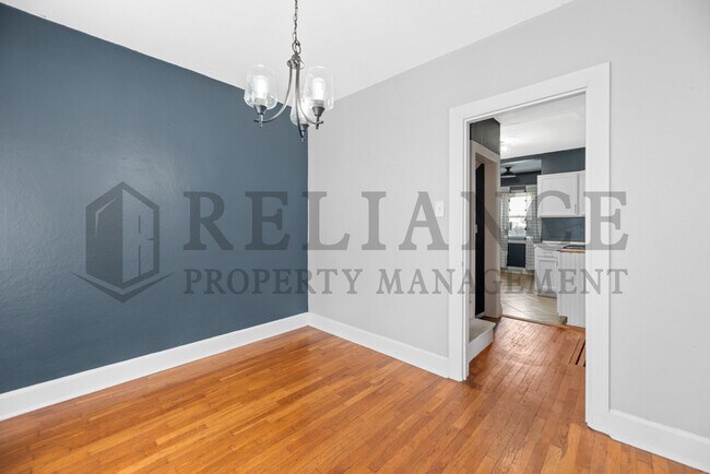 Building Photo - 601 N Pershing St