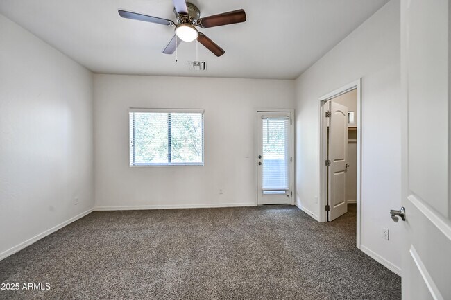 Building Photo - 4608 W Maryland Ave