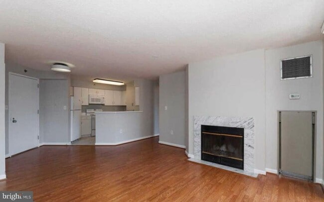 Building Photo - 1230 23rd St NW