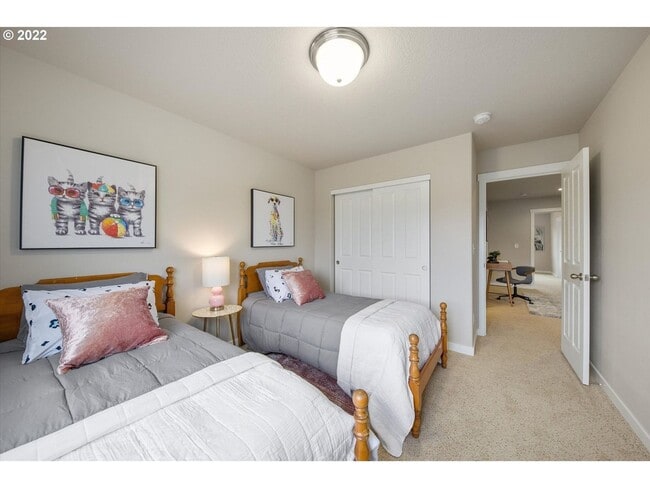 Building Photo - Spacious 3-Bedroom Townhome with Granite Kitchen & Included Landscaping