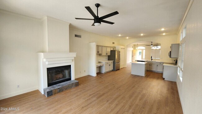 Building Photo - 2050 W Boulder Ct