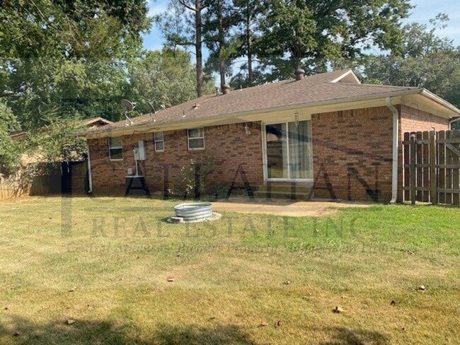 Building Photo - Jacksonville 3 Bedroom Home