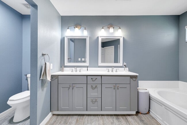Building Photo - ***APPLICATION CURRENTLY UNDER REVIEW***Ga...