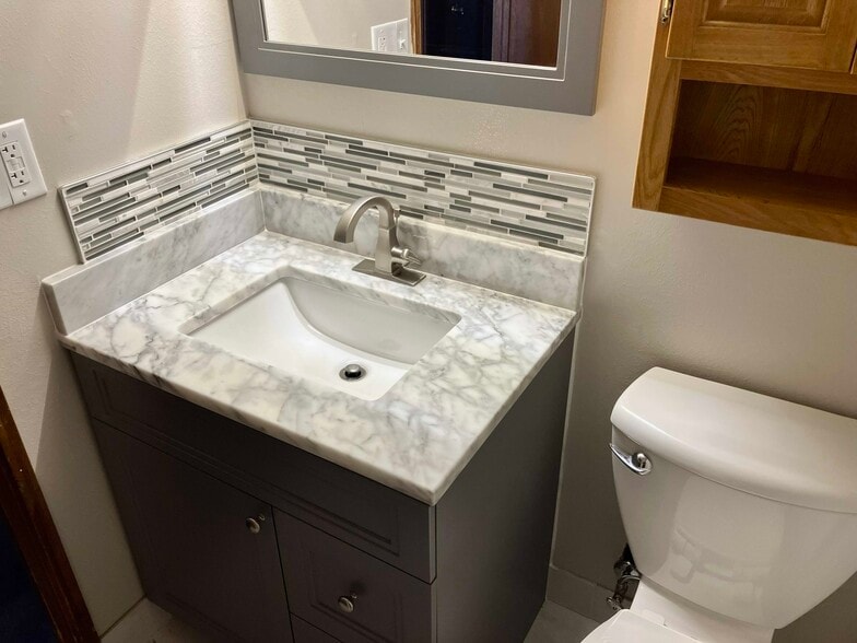 Building Photo - 6751 Geneva Ave S