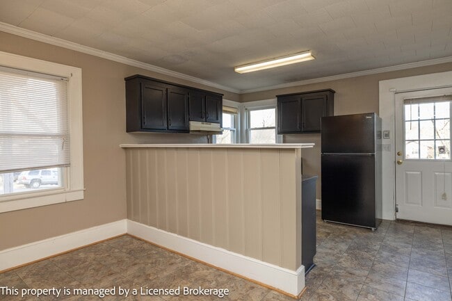 Building Photo - 1420 Amhurst St