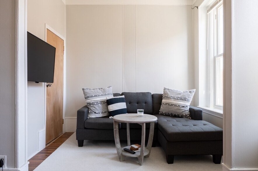 Building Photo - 55 Coleman St