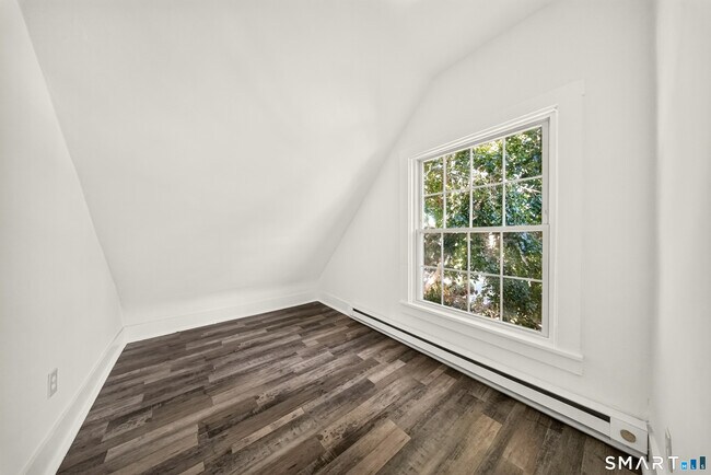 Building Photo - 42-46-46 Hanford Ave