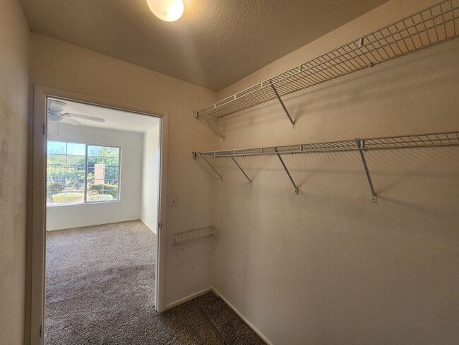 Building Photo - Beautiful 2 Bedroom, 2 Bath Condo in Summerlin