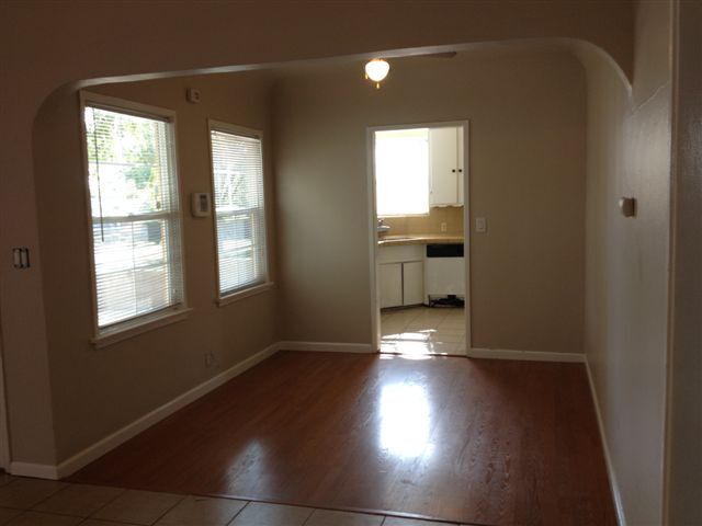Building Photo - 2538 La Siesta Dr