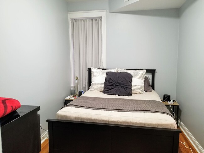 Building Photo - 3 bedroom rehab in the heart of Ukrainian Village