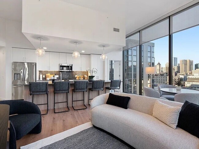 Building Photo - 1212 Demonbreun St