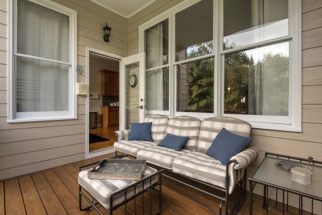 Building Photo - 1283 Creekside Pl SE