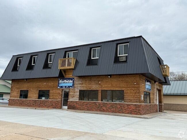Building Photo - 902 Caledonia St