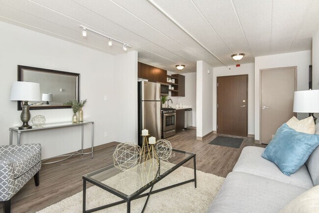 Interior Photo - Oliver & Wendell