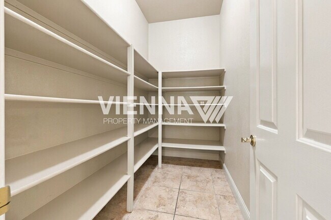 Building Photo - 1747 Abbeyfeale Ct
