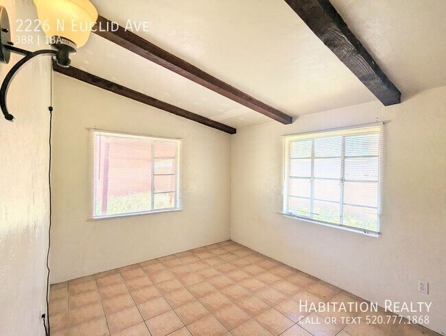 Building Photo - 2226 N Euclid Ave