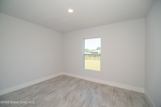 Building Photo - 1241 Platt Ave SW