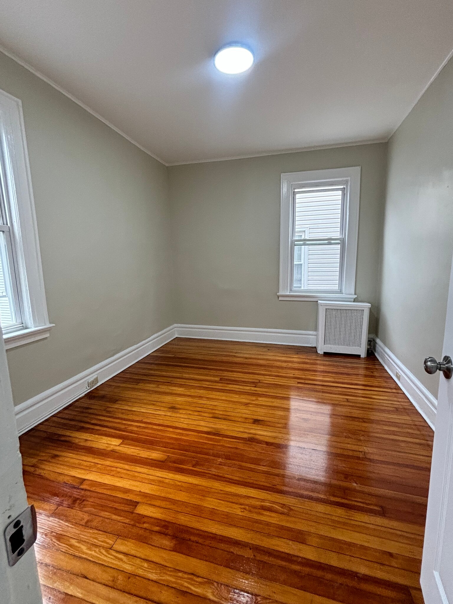 262 Ellis Ave 1 - 263 Ellis Ave