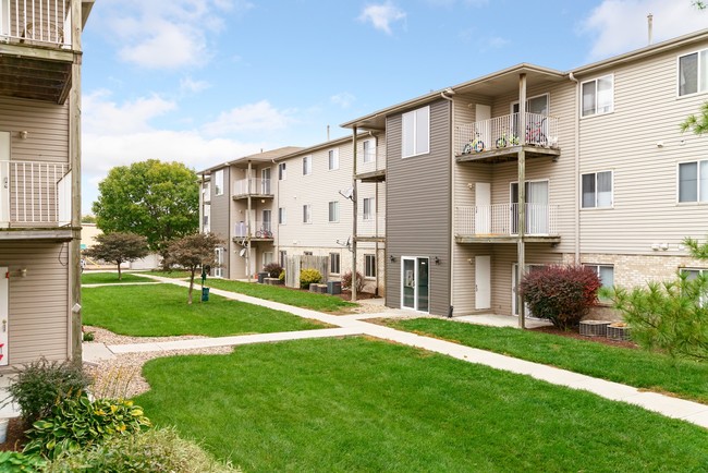 Building Photo - Cambridge Apartments