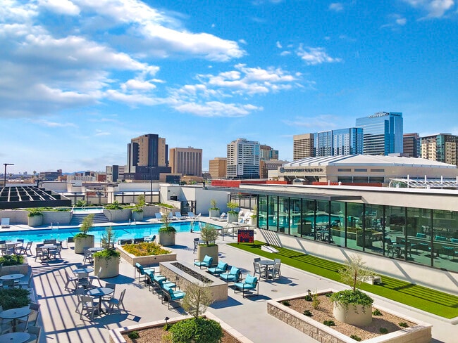 Largest Rooftop Lounge In DTPHX - The Battery