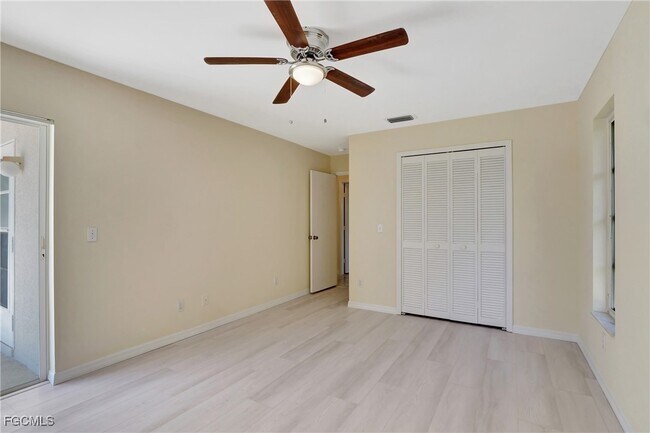 Building Photo - 2126 SW 48th Terrace