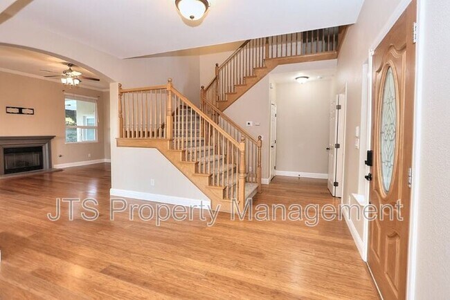 Building Photo - 2040 San Esteban Cir