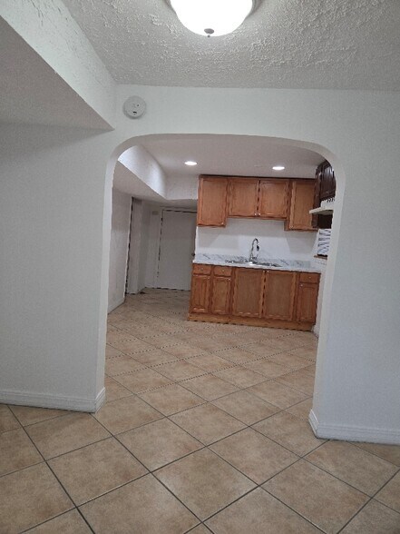 Building Photo - 5746 W 64th Pl