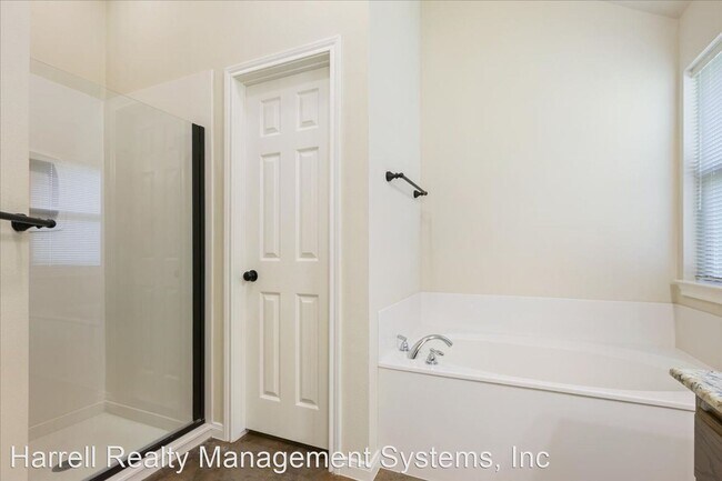 Building Photo - 3 br, 2 bath House - 398 Park Place