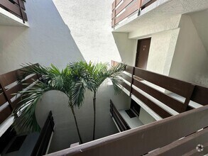 Building Photo - 9135 SW 125th Ave