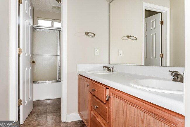 Building Photo - 301 Lyman Ct