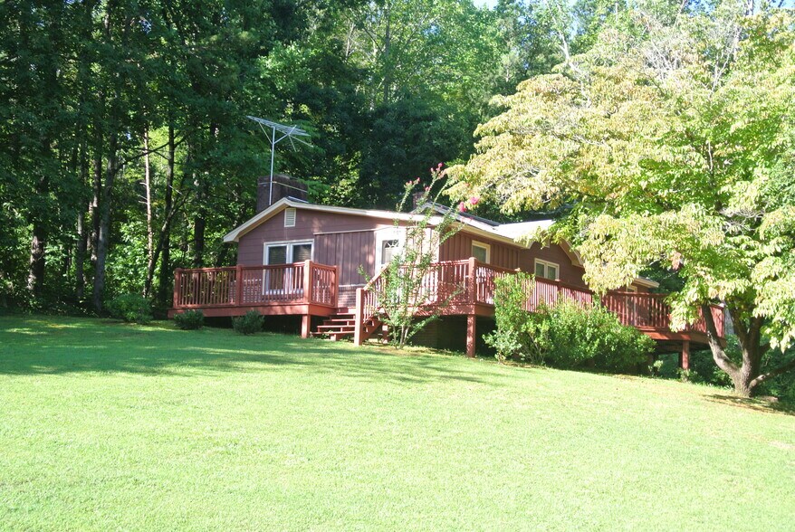 Building Photo - 623 Old Salem Rd